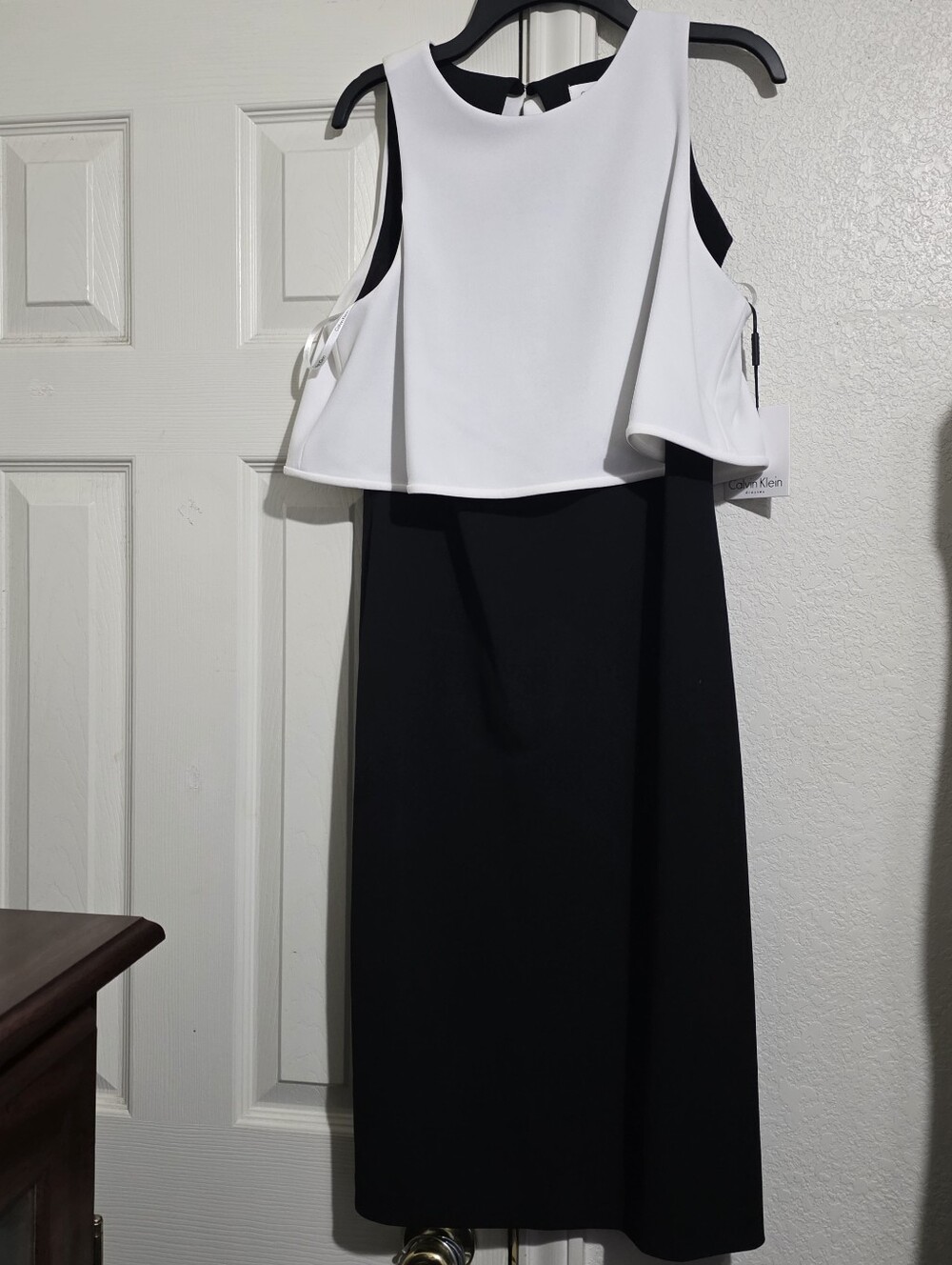 ❣️NEW❣️ Calvin Klein Sleeveless Overlay Sheath Dress | Black And White | 8